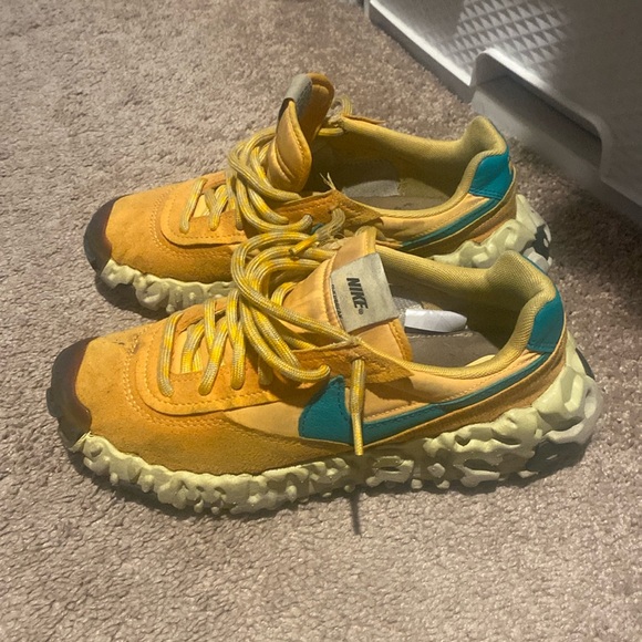 Men’s Nike 9.5 - Picture 1 of 6